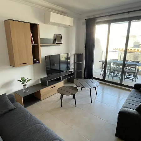 Blue Skies Family Apartment With Terrace St. Paul's Bay Exterior photo