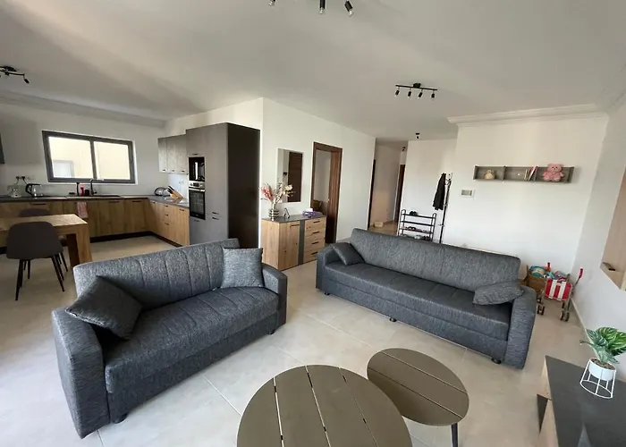 Blue Skies Family Apartment With Terrace